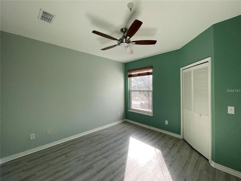 Active With Contract: $1,450 (1 beds, 1 baths, 672 Square Feet)