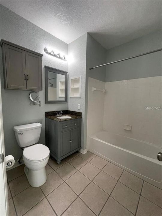 合同活跃: $1,450 (1 贝兹, 1 浴室, 672 平方英尺)