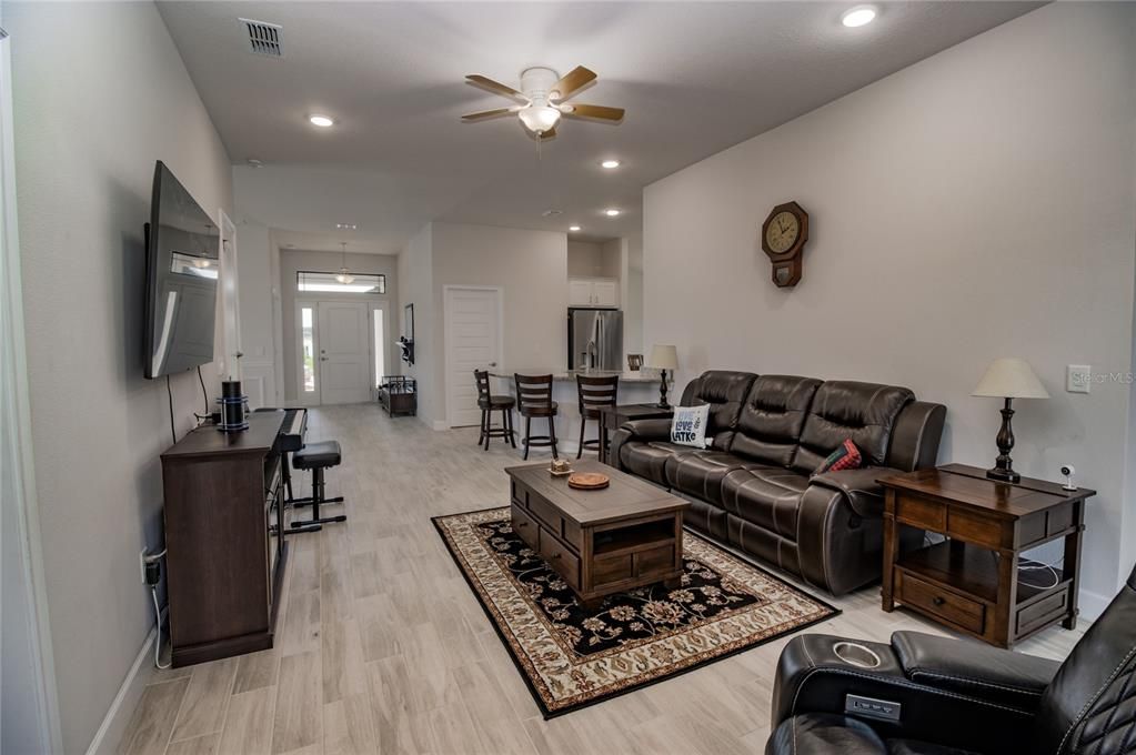 For Sale: $431,900 (4 beds, 2 baths, 1820 Square Feet)