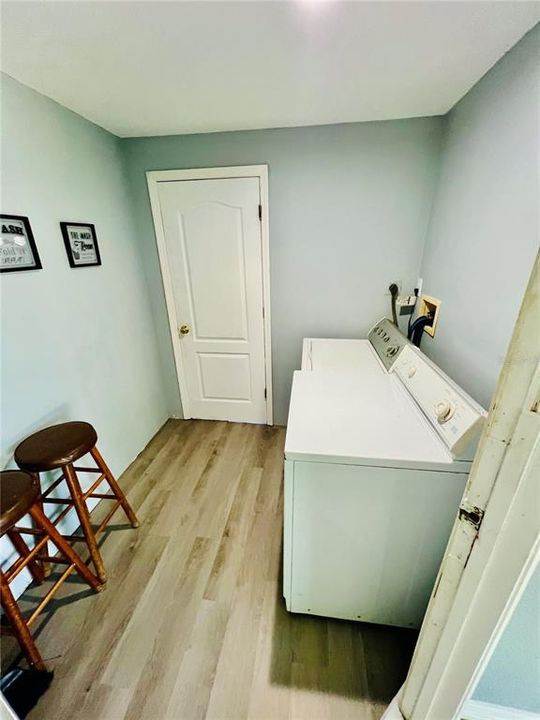 For Rent: $1,650 (2 beds, 1 baths, 861 Square Feet)