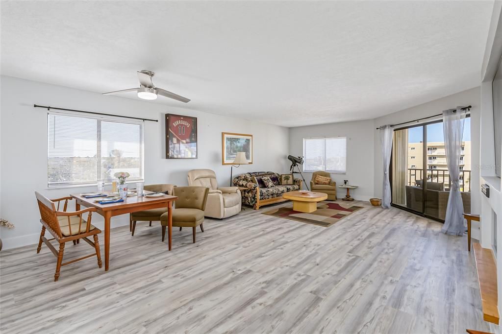 For Sale: $568,500 (2 beds, 2 baths, 1525 Square Feet)