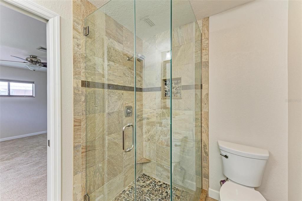 出租: $6,000 (3 贝兹, 3 浴室, 1657 平方英尺)