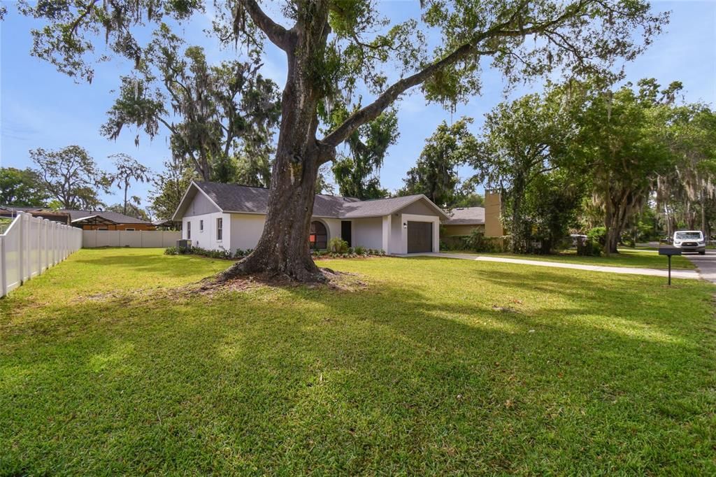 Active With Contract: $325,000 (3 beds, 2 baths, 1264 Square Feet)