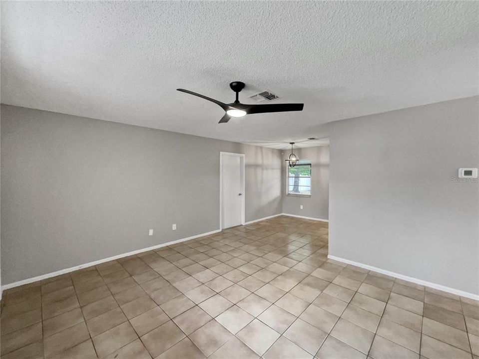 For Sale: $309,000 (3 beds, 1 baths, 903 Square Feet)