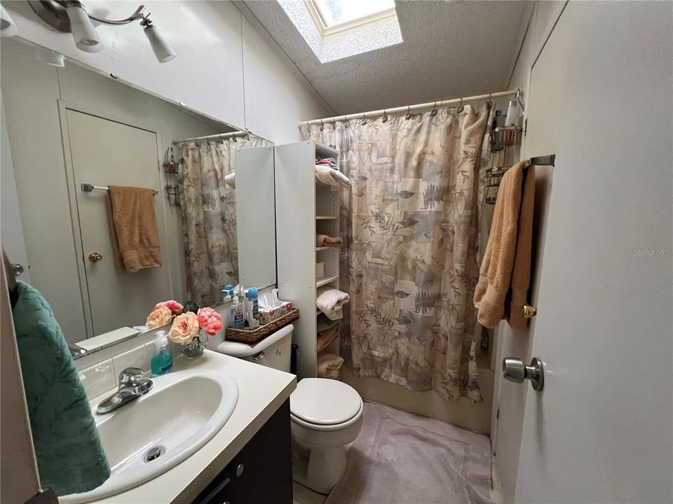 待售: $122,500 (2 贝兹, 2 浴室, 1144 平方英尺)