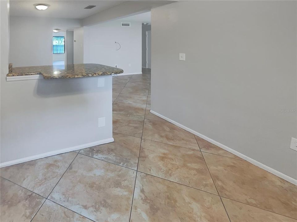 For Sale: $133,000 (1 beds, 1 baths, 825 Square Feet)