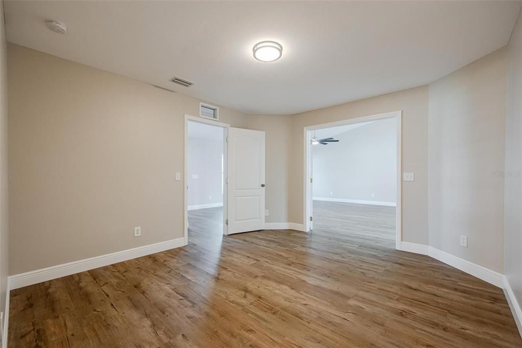 For Sale: $384,900 (3 beds, 2 baths, 1785 Square Feet)