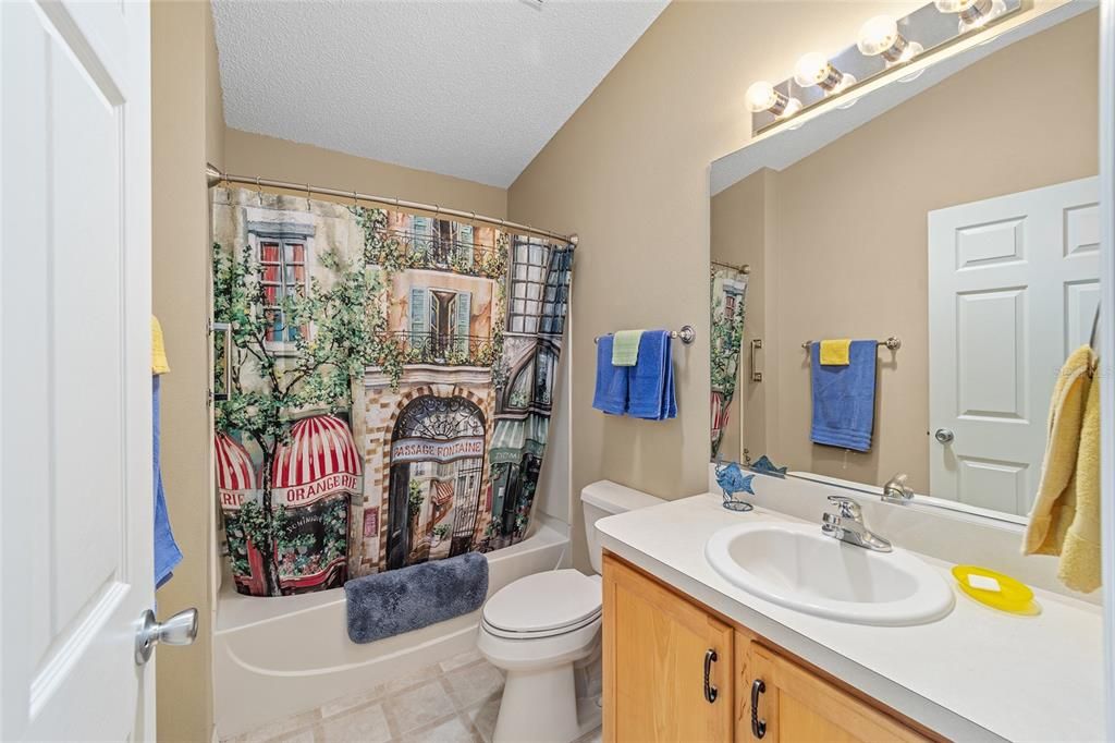 最近售出: $305,000 (2 贝兹, 2 浴室, 1266 平方英尺)