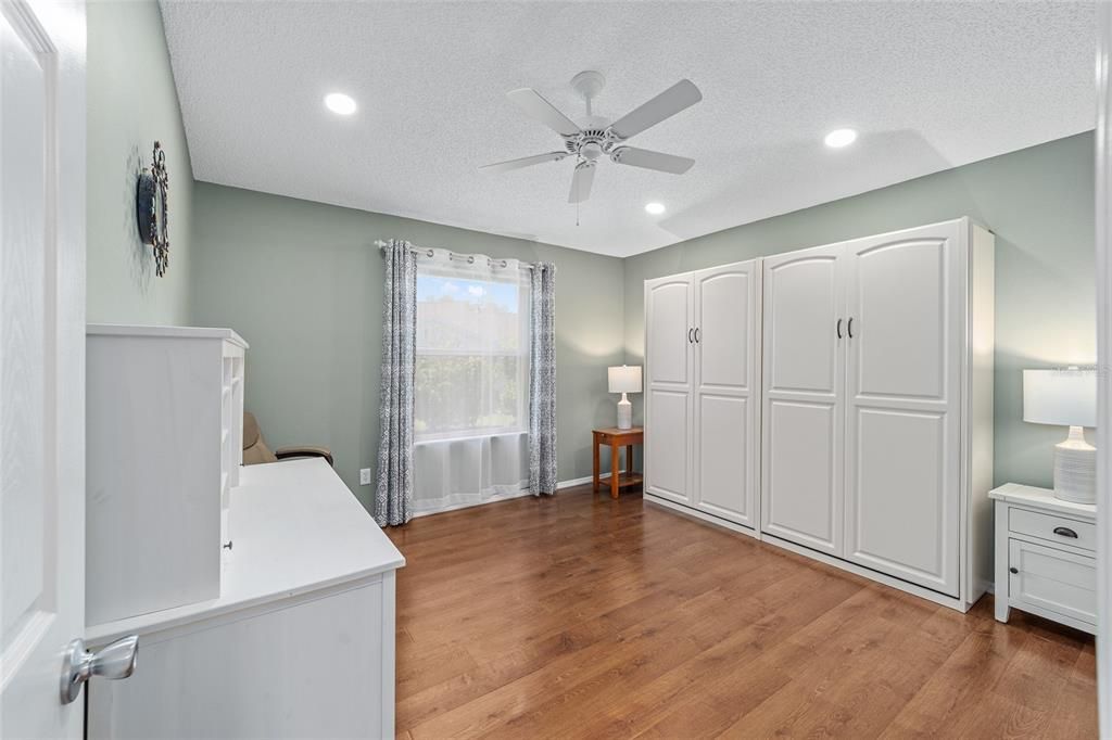 Recently Sold: $305,000 (2 beds, 2 baths, 1266 Square Feet)