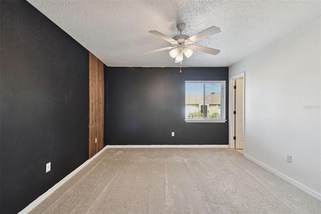 Active With Contract: $195,000 (2 beds, 2 baths, 1049 Square Feet)