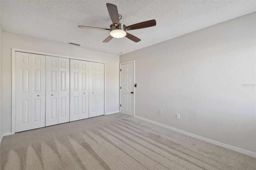 Active With Contract: $195,000 (2 beds, 2 baths, 1049 Square Feet)