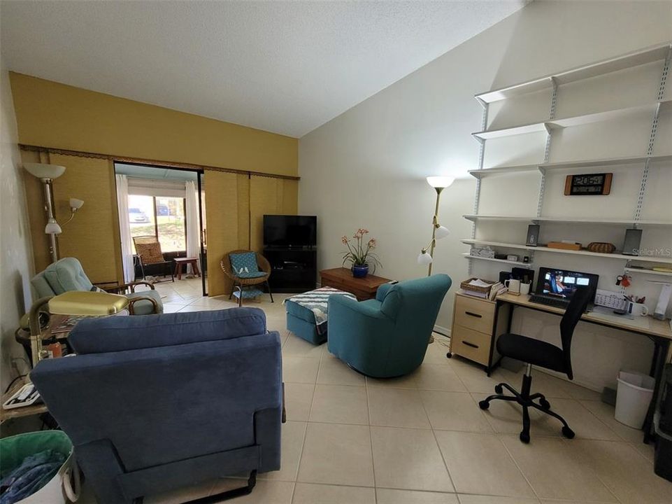 Active With Contract: $199,900 (2 beds, 2 baths, 1024 Square Feet)