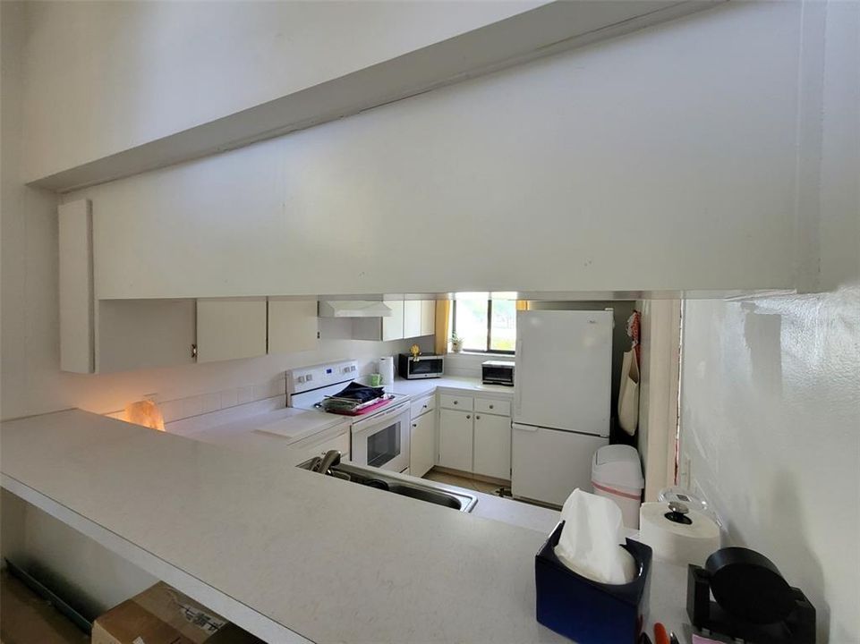 Active With Contract: $199,900 (2 beds, 2 baths, 1024 Square Feet)