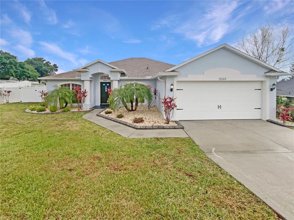 For Sale: $404,000 (4 beds, 2 baths, 2114 Square Feet)