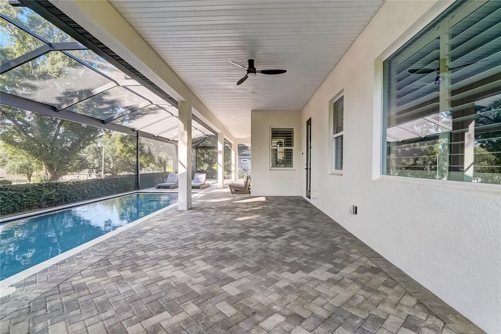 Recently Sold: $900,000 (3 beds, 3 baths, 2872 Square Feet)