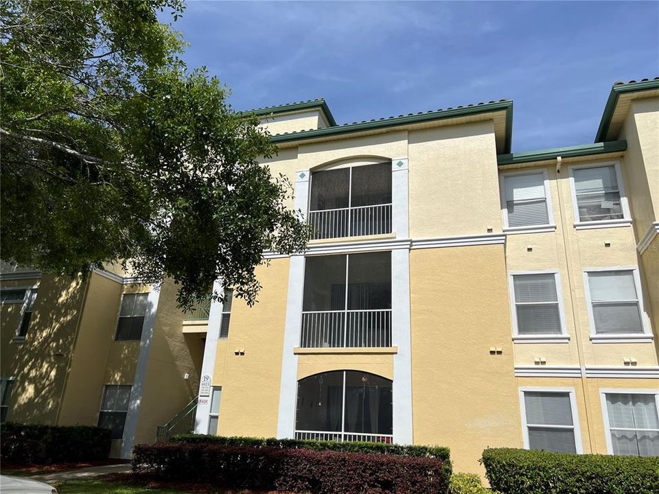 Recently Sold: $260,000 (2 beds, 2 baths, 1048 Square Feet)