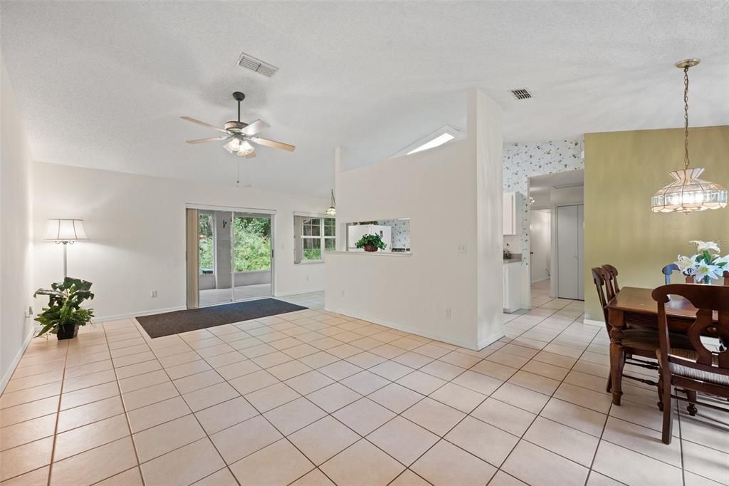 Recently Sold: $300,000 (3 beds, 2 baths, 1300 Square Feet)