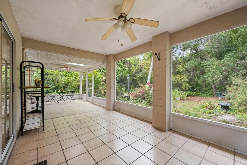 Recently Sold: $300,000 (3 beds, 2 baths, 1300 Square Feet)