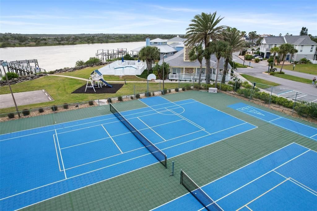 Clubhouse Tennis/Pickleball courts