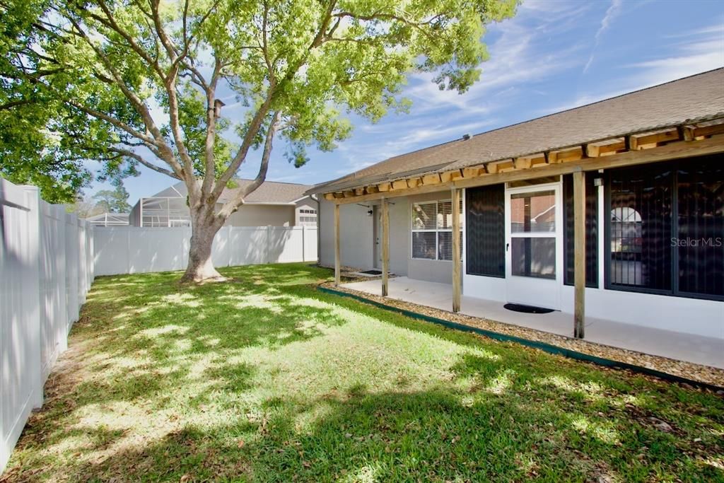 Active With Contract: $384,900 (3 beds, 2 baths, 1952 Square Feet)