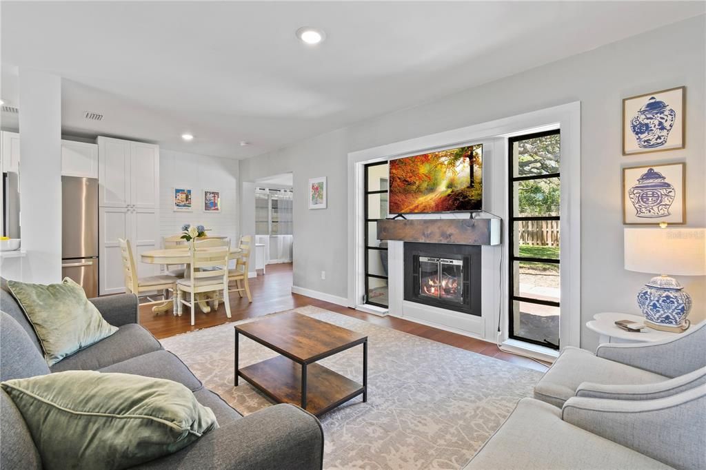 Active With Contract: $499,000 (2 beds, 2 baths, 1141 Square Feet)