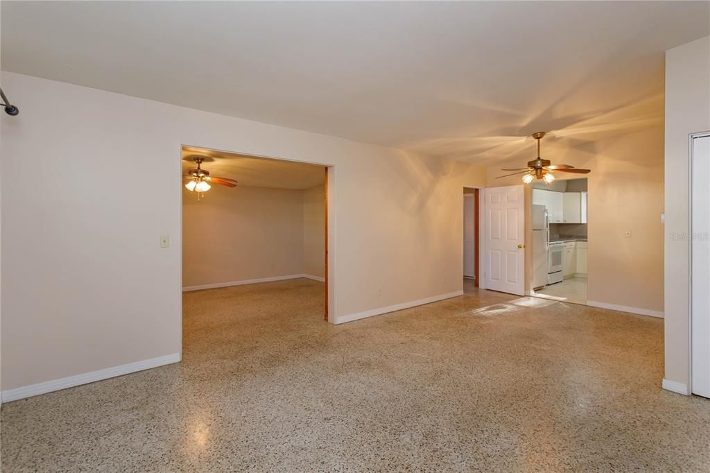 Active With Contract: $569,000 (3 beds, 2 baths, 1500 Square Feet)