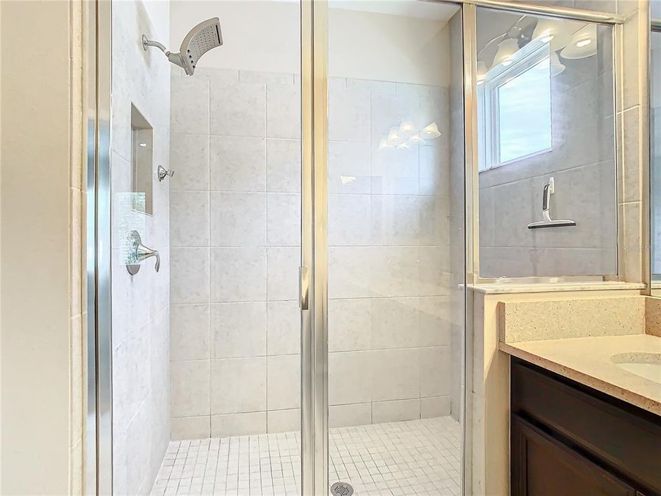最近售出: $425,000 (3 贝兹, 2 浴室, 1852 平方英尺)