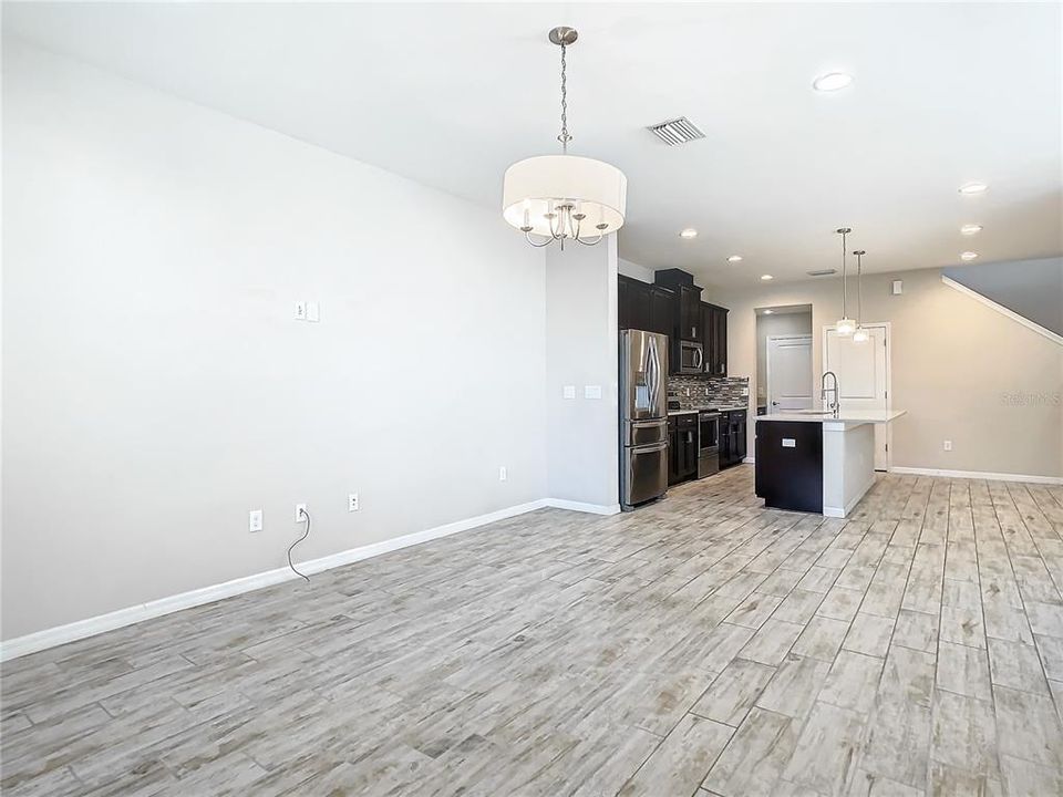 Recently Sold: $425,000 (3 beds, 2 baths, 1852 Square Feet)