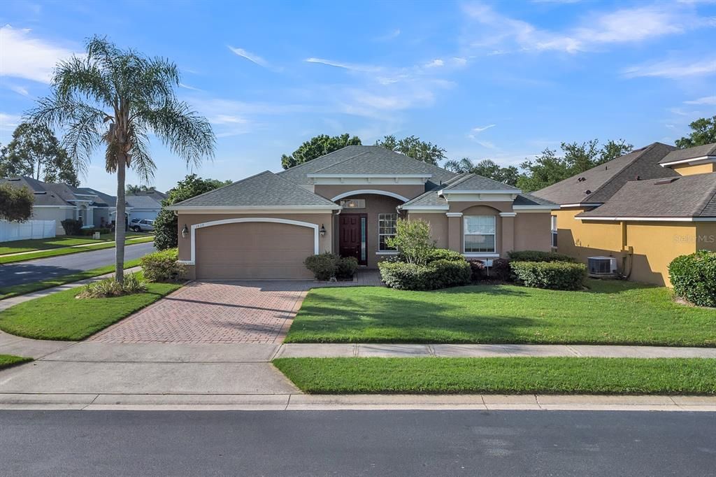 Recently Sold: $569,000 (4 beds, 2 baths, 1997 Square Feet)