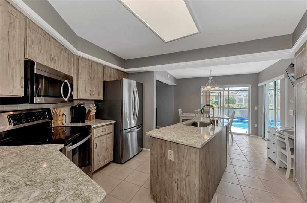 For Sale: $599,900 (3 beds, 2 baths, 2385 Square Feet)