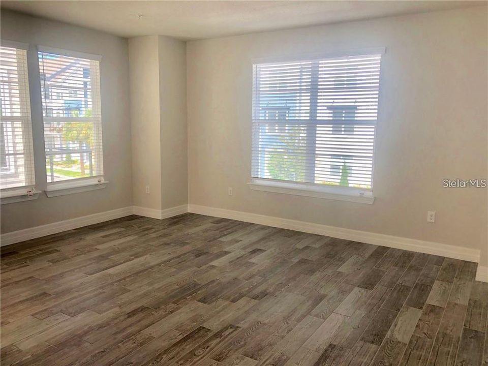 Recently Rented: $3,000 (3 beds, 3 baths, 2100 Square Feet)