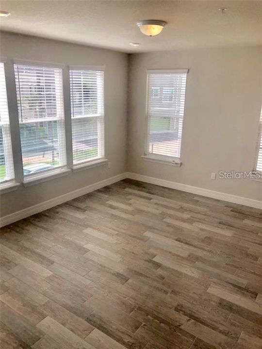 Recently Rented: $3,000 (3 beds, 3 baths, 2100 Square Feet)