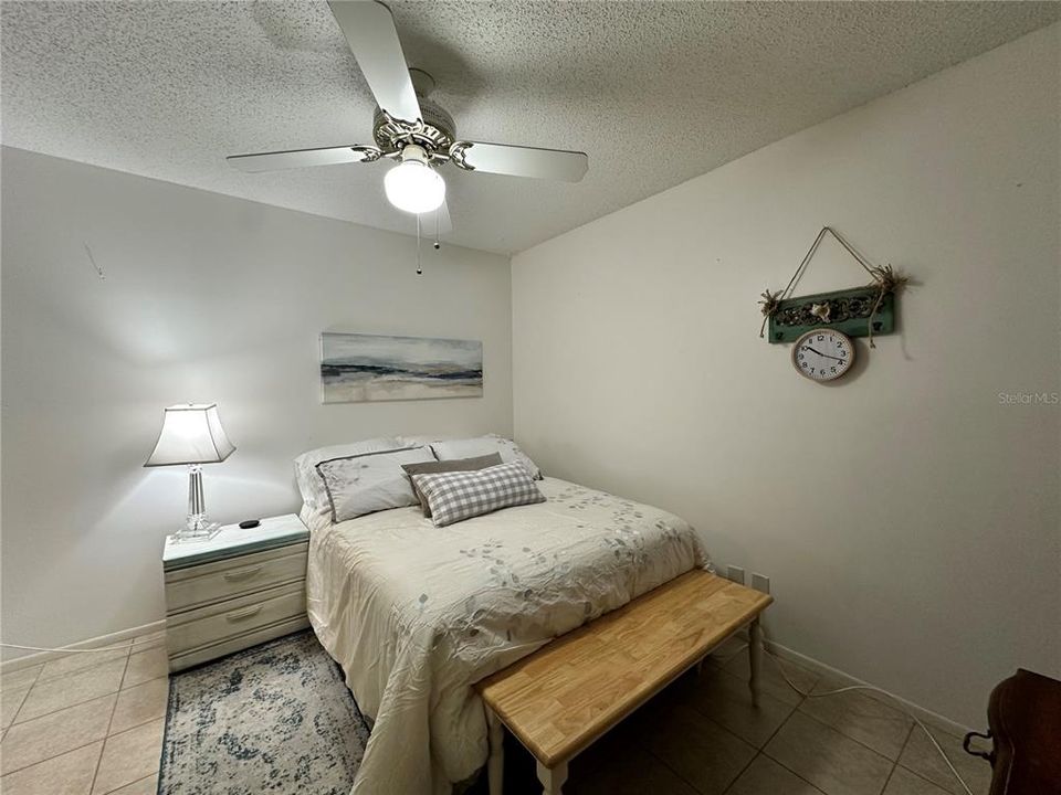 Active With Contract: $226,900 (2 beds, 2 baths, 976 Square Feet)