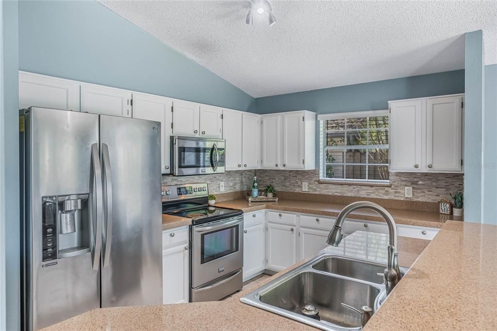 Recently Sold: $380,000 (3 beds, 2 baths, 1730 Square Feet)