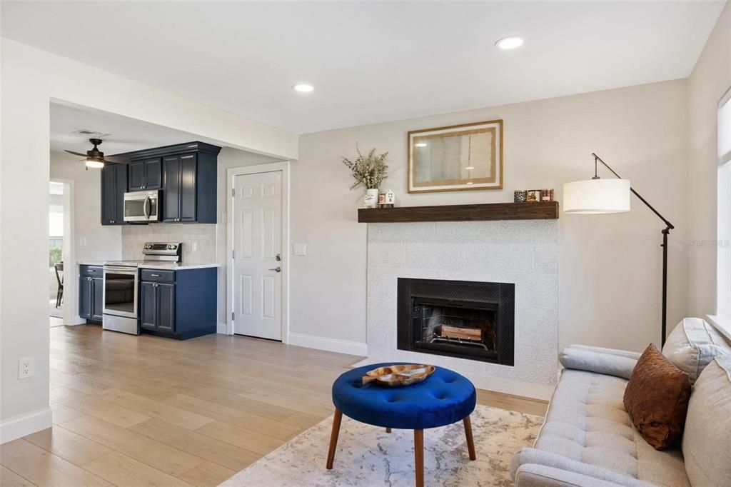 Active With Contract: $359,900 (3 beds, 2 baths, 1426 Square Feet)