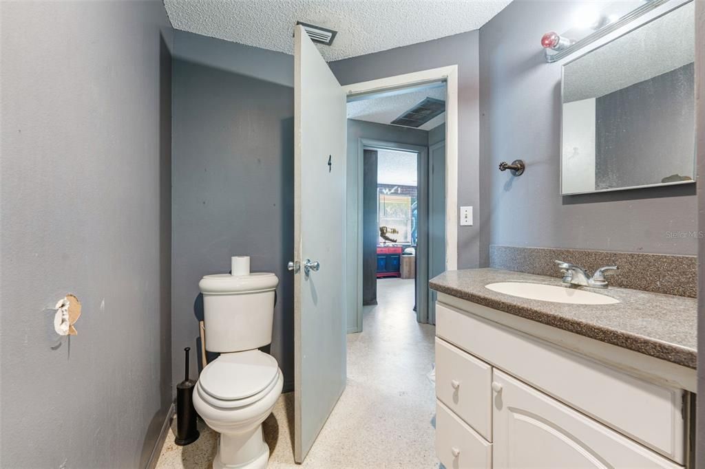 Recently Sold: $550,000 (2 beds, 2 baths, 1177 Square Feet)