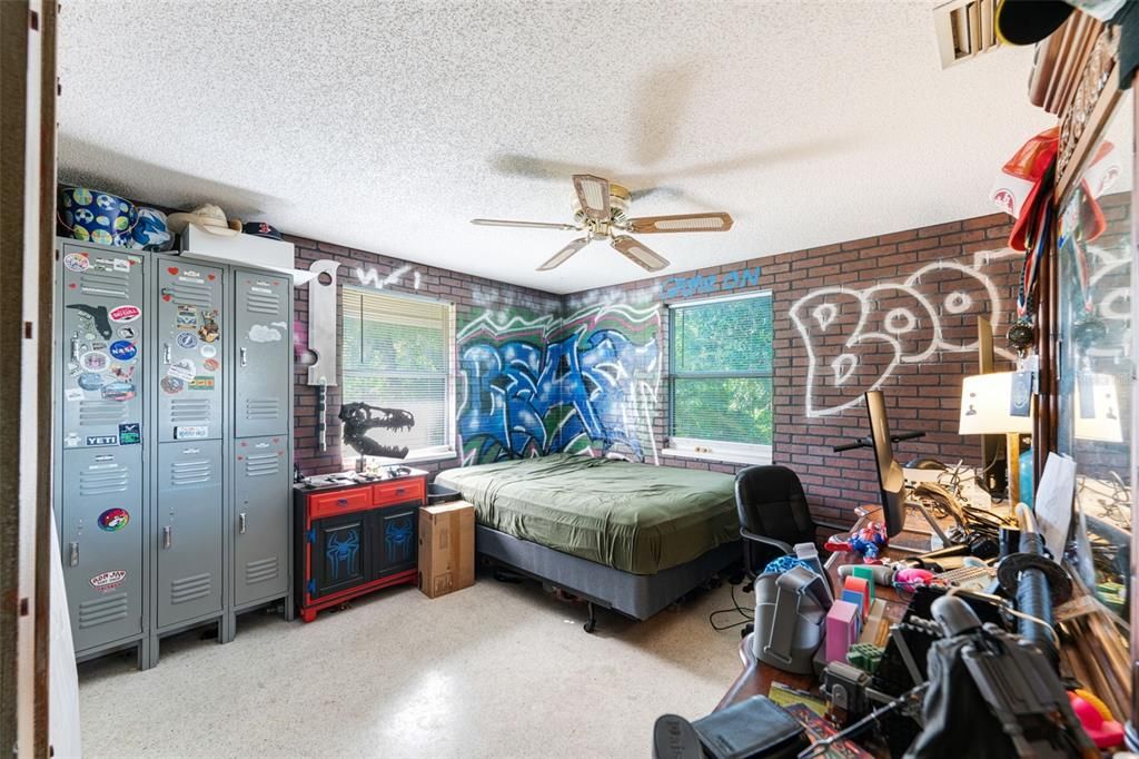 Recently Sold: $550,000 (2 beds, 2 baths, 1177 Square Feet)