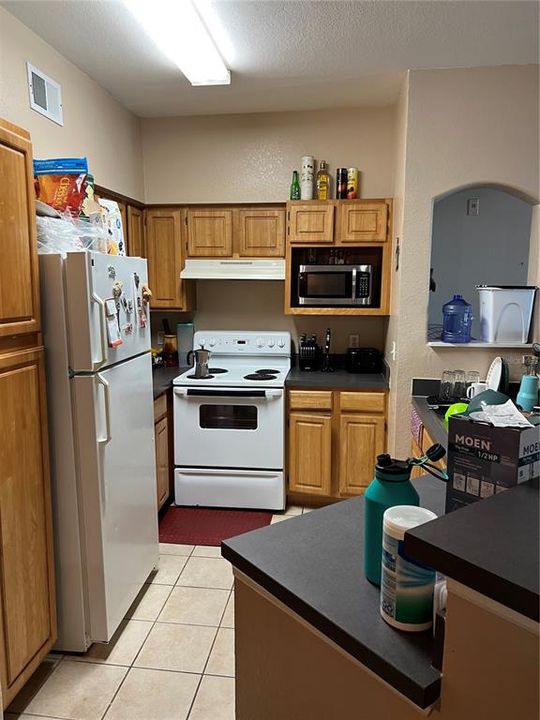 For Sale: $167,950 (1 beds, 1 baths, 816 Square Feet)