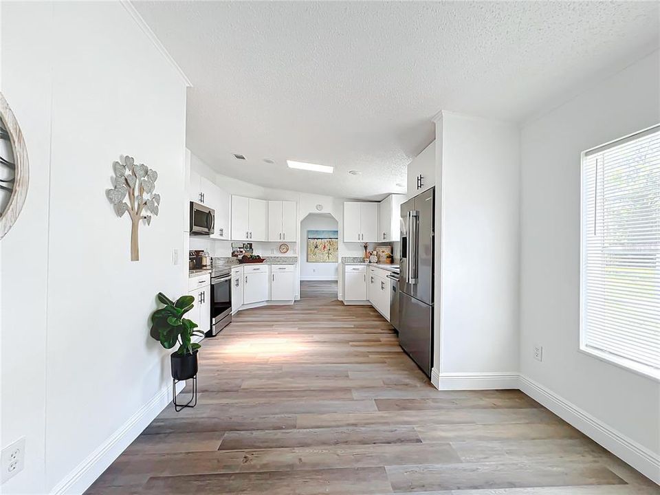 Active With Contract: $299,900 (3 beds, 2 baths, 1782 Square Feet)