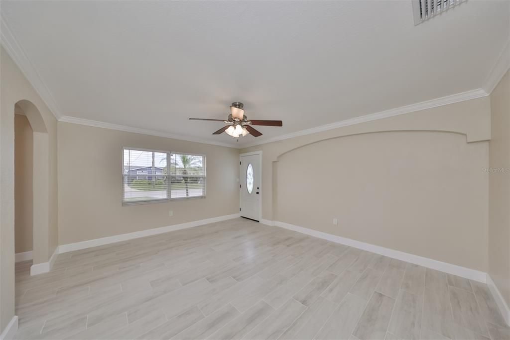 Active With Contract: $395,000 (3 beds, 2 baths, 1432 Square Feet)