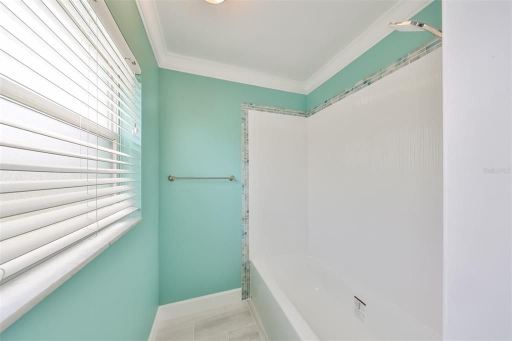 Active With Contract: $395,000 (3 beds, 2 baths, 1432 Square Feet)