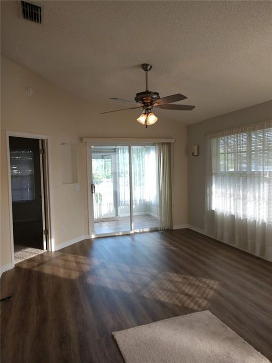 For Rent: $2,500 (2 beds, 2 baths, 1293 Square Feet)