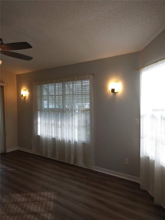 For Rent: $2,500 (2 beds, 2 baths, 1293 Square Feet)