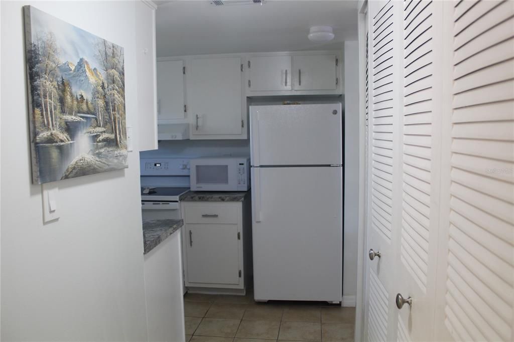 For Rent: $1,350 (0 beds, 1 baths, 530 Square Feet)
