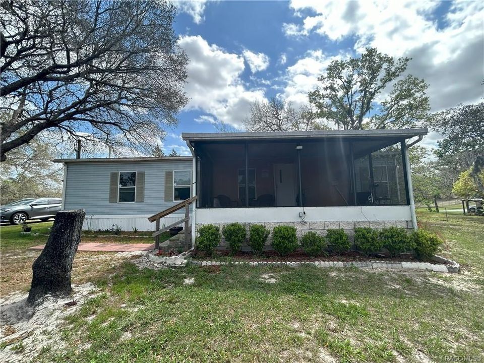 For Sale: $149,900 (3 beds, 2 baths, 1081 Square Feet)