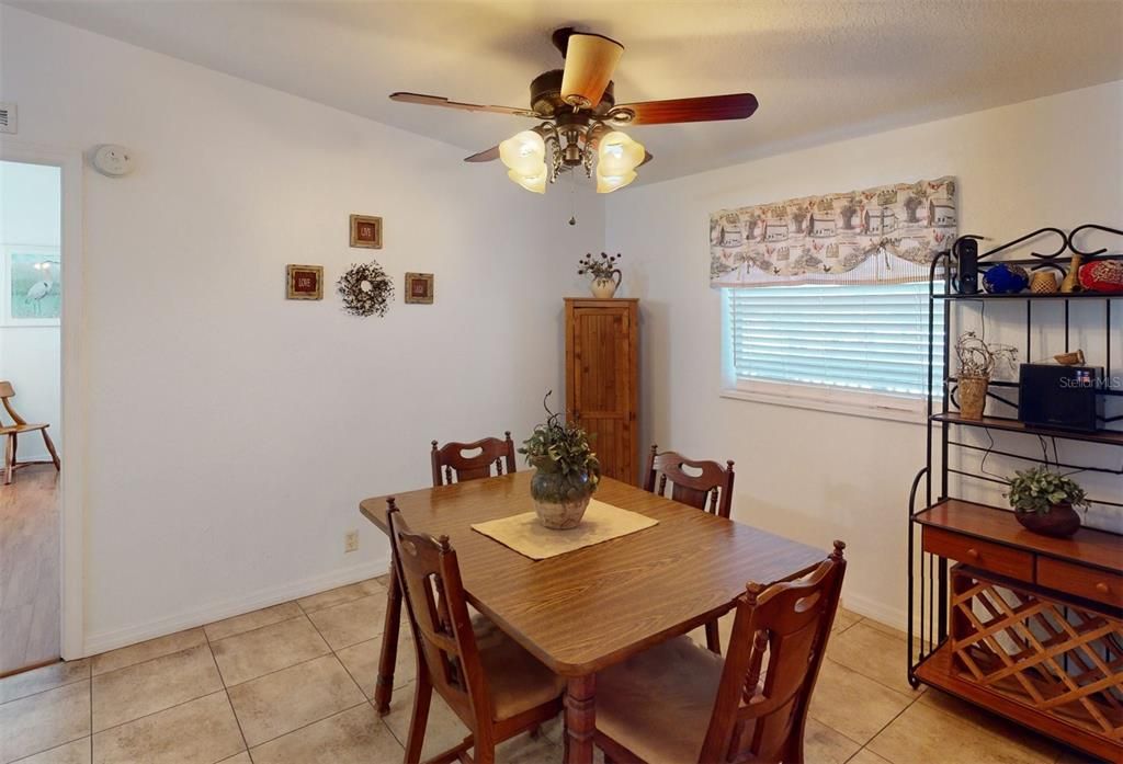 Active With Contract: $275,000 (4 beds, 2 baths, 1713 Square Feet)