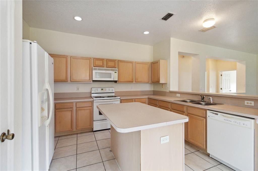 For Sale: $259,000 (3 beds, 2 baths, 1827 Square Feet)