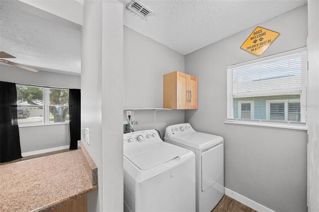 For Sale: $249,000 (2 beds, 1 baths, 776 Square Feet)
