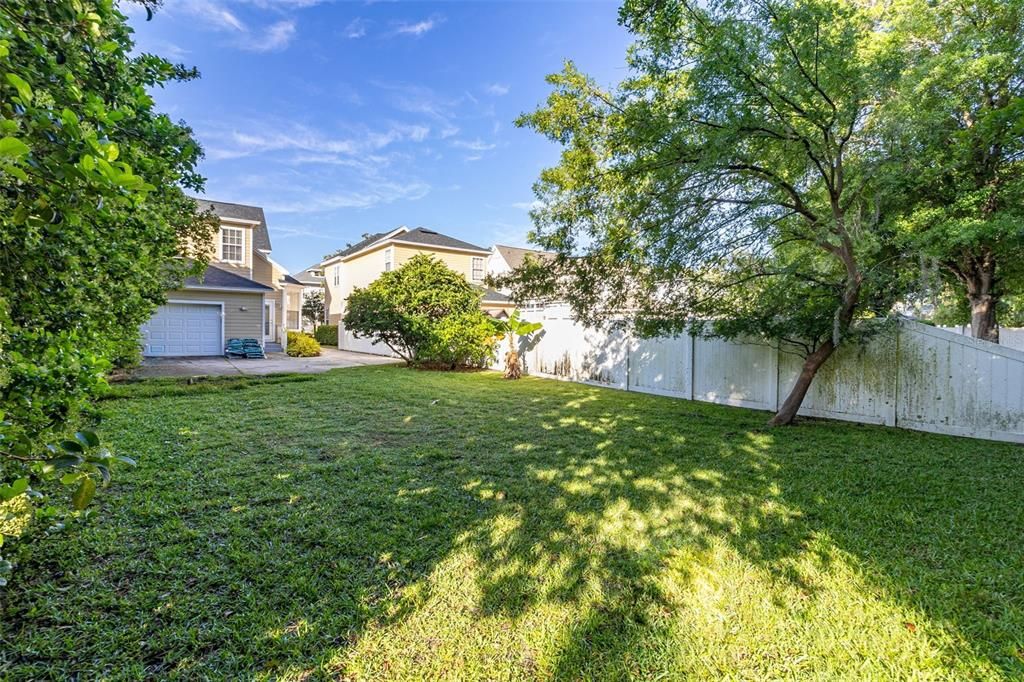 Recently Sold: $869,000 (3 beds, 2 baths, 2077 Square Feet)