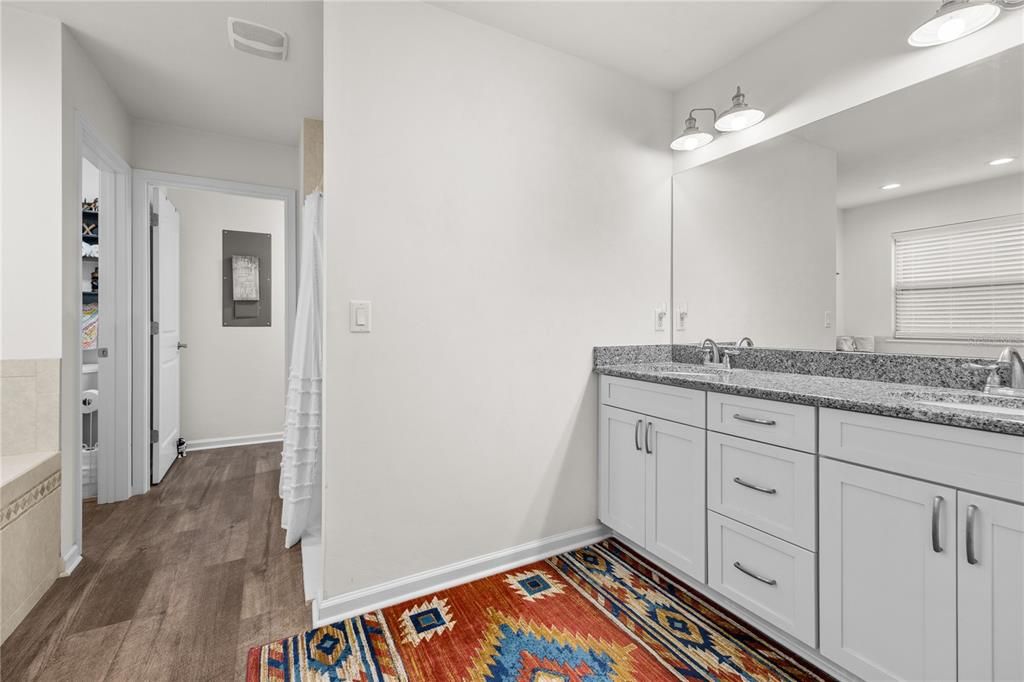 Active With Contract: $545,000 (3 beds, 2 baths, 1646 Square Feet)